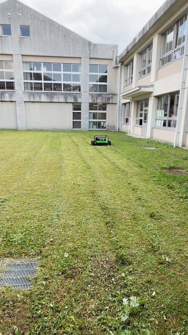 【東広島市 高美が丘】学校敷地の草刈りを行いました｜施工事例